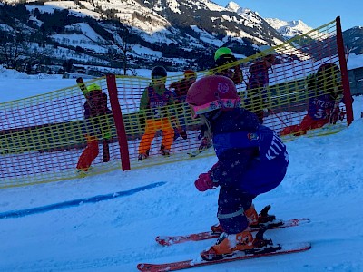 Zahlreiche Kinder wollten in Kitzbühel fliegen lernen