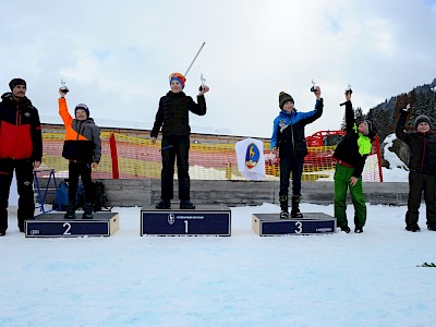 Eine Meisterschaft für die TIROLER KOMBINIERER & SKISPRINGER