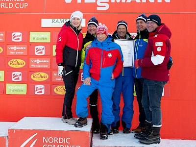 Die K.S.C. Vertreter Nordisch Manfred Bachmann (Biathlon), Toni Ehrensperger (Langlauf) und Rainer Lienher (Sprunglauf) mit ÖSV Präsidentin Roswitha Stadlober, ÖSV Ehrenpräsident Peter Schröcksnadel und TSV Präsident Karl Janovsky.