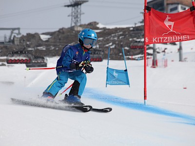 PREMIERE FÜR DIE K.S.C. RENNSPORTFAMILIE - Alpine Clubmeisterschaft auf der neuen Trainingspiste am Horn