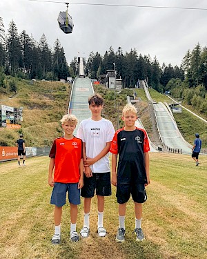 Gute Leistungen der Spezialspringer bei der FESA 3-Hills-Tournee - 