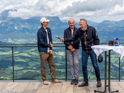 Der erste Skispringer mit einer eigenen Hahnenkamm-Gondel