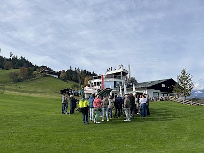 350 Besucher blickten hinter die Kulissen der Hahnenkamm-Rennen