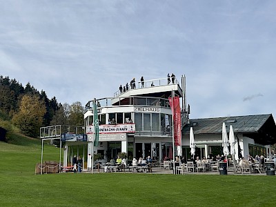 350 Besucher blickten hinter die Kulissen der Hahnenkamm-Rennen