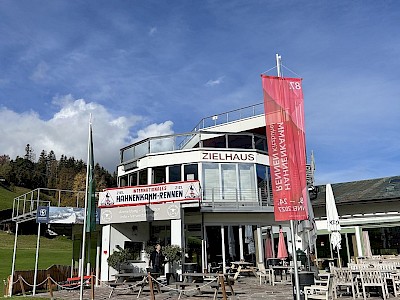 350 Besucher blickten hinter die Kulissen der Hahnenkamm-Rennen